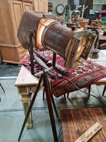 Film Lamp on Tripod - Image 2