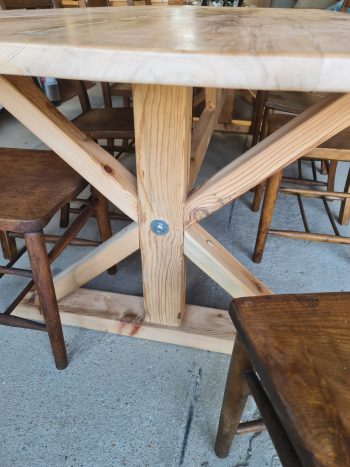 Kamillia "X" Table - Image 3