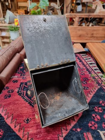 Brass coal scuttle - Image 2