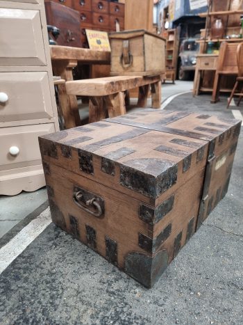 Dicksons Oak Silver Chest - Image 4