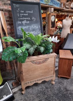 Oak Planter
