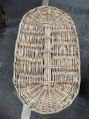 Monsieur Fluffy.  Antique French wicker basket - Image 4
