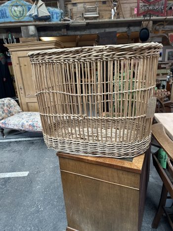 Monsieur Fluffy.  Antique French wicker basket - Image 2