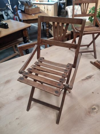 1930's Children's folding chairs - Image 3