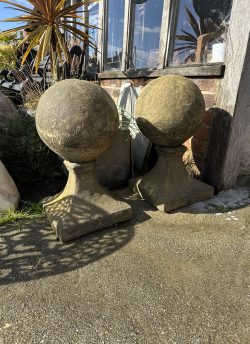Ball gate piers