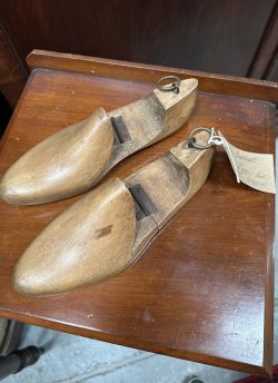 Shoe stretchers