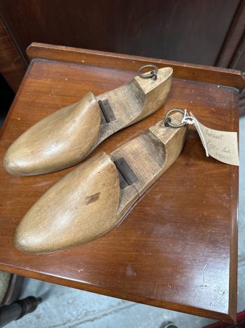 Shoe stretchers