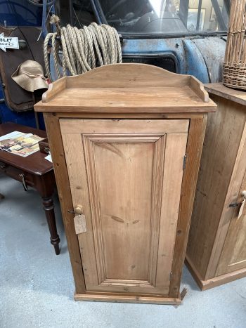 ‘Pineapple’ pine cupboard - Image 2