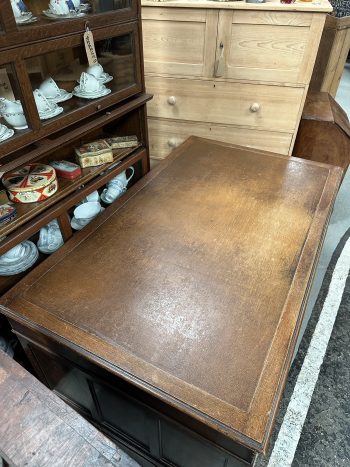 Desk - Image 4
