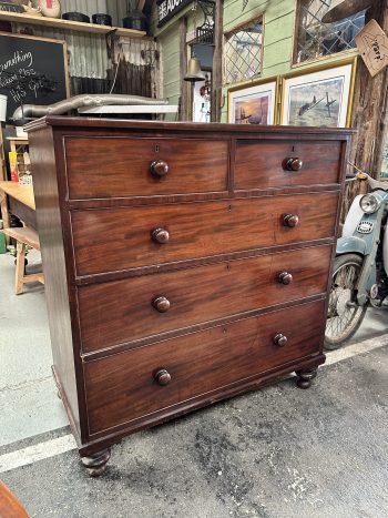 Mahogany chest of drawers