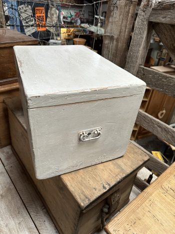 Painted pine box - Image 3