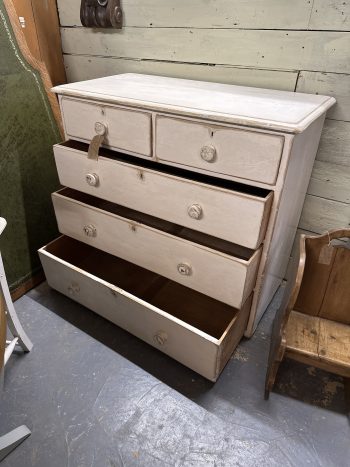 Shabby chic chest of drawers - Image 3