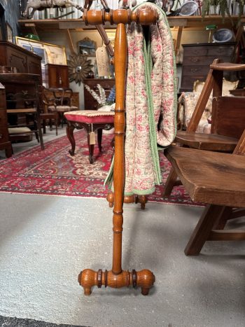 Faux bamboo towel rail - Image 2