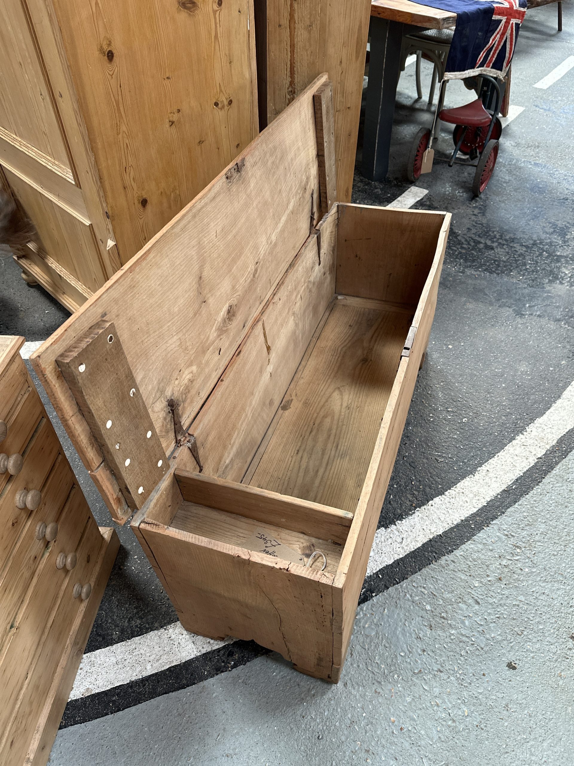 Elm coffer - Image 3