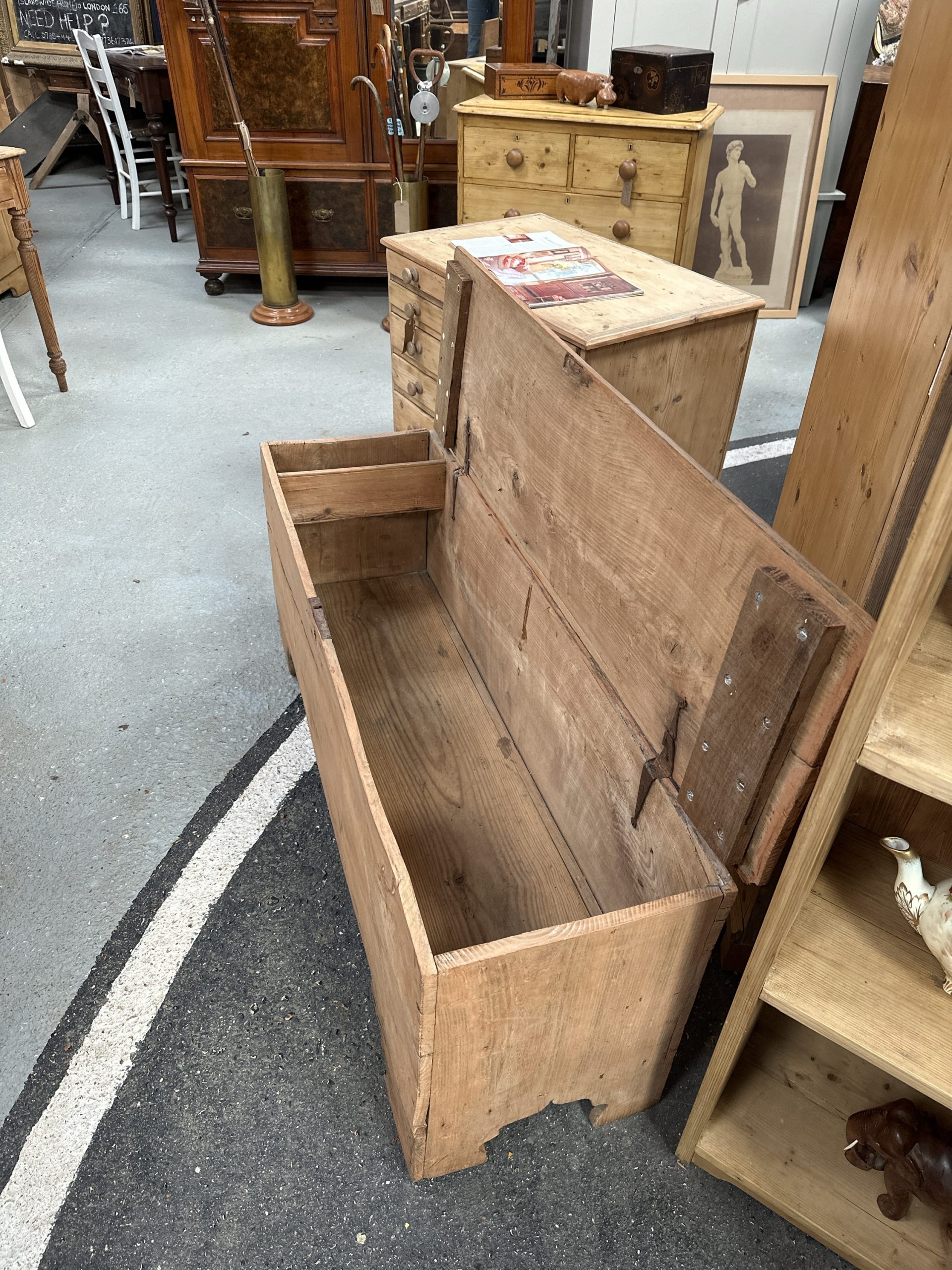 Elm coffer - Image 4