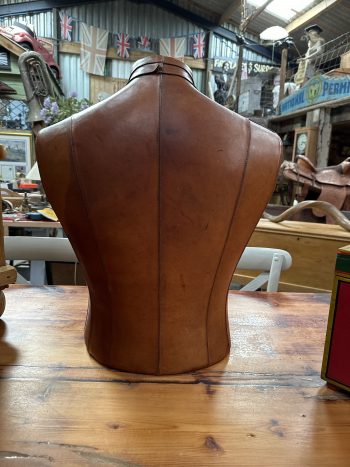 Leather mannequin - Image 3
