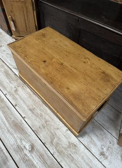 Victorian pine blanket chest