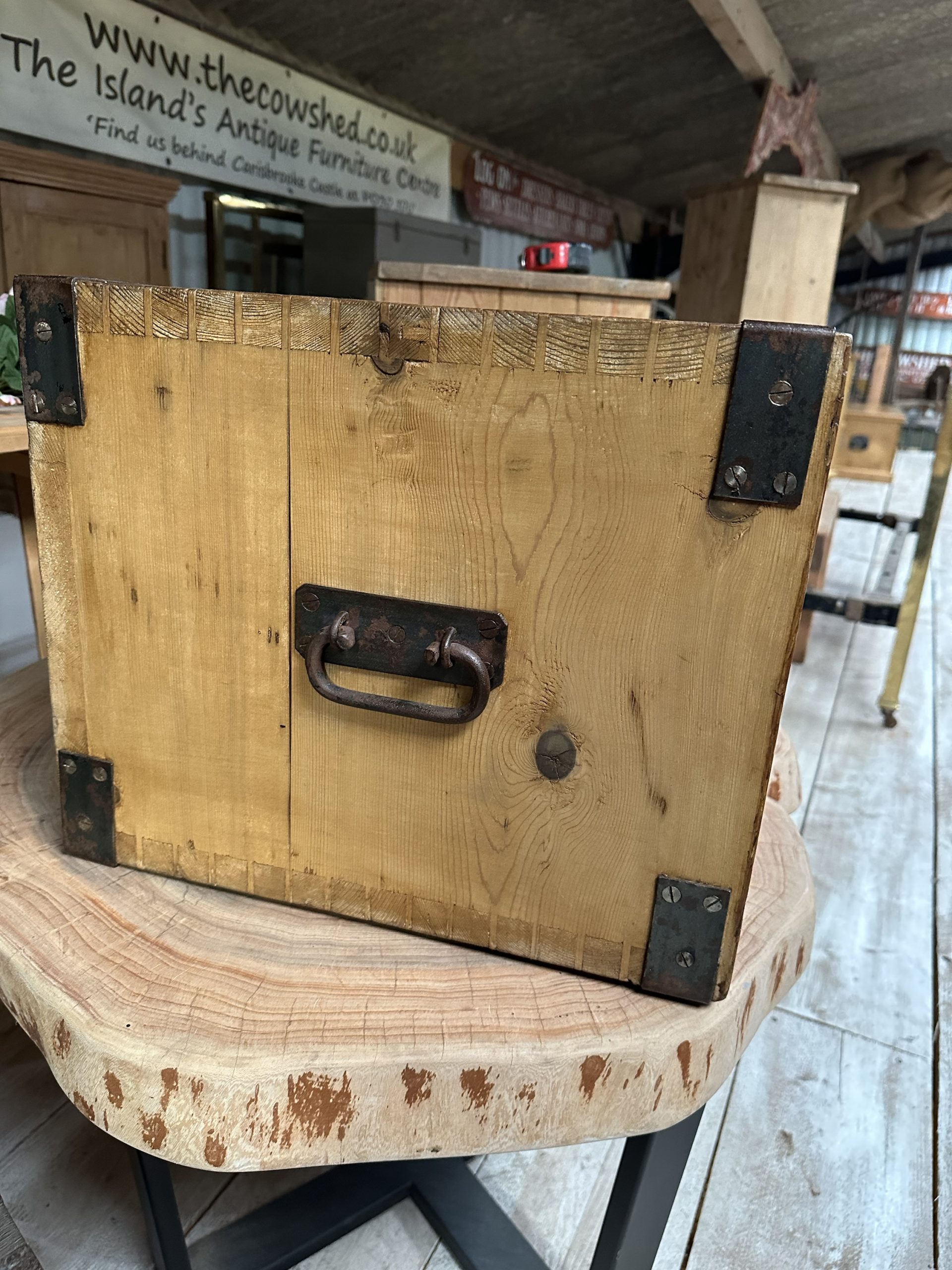 Single drawer pine box - Image 5