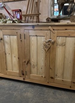Pine 4 door sideboard