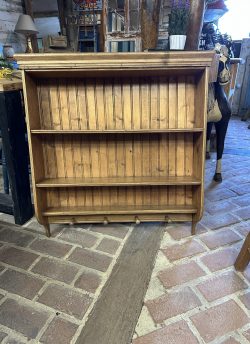 Wall hanging shelving unit