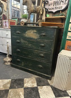 Shabby green chest of drawers