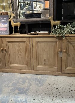 Skinny, Long John cupboard