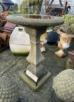 Hampton bird bath
