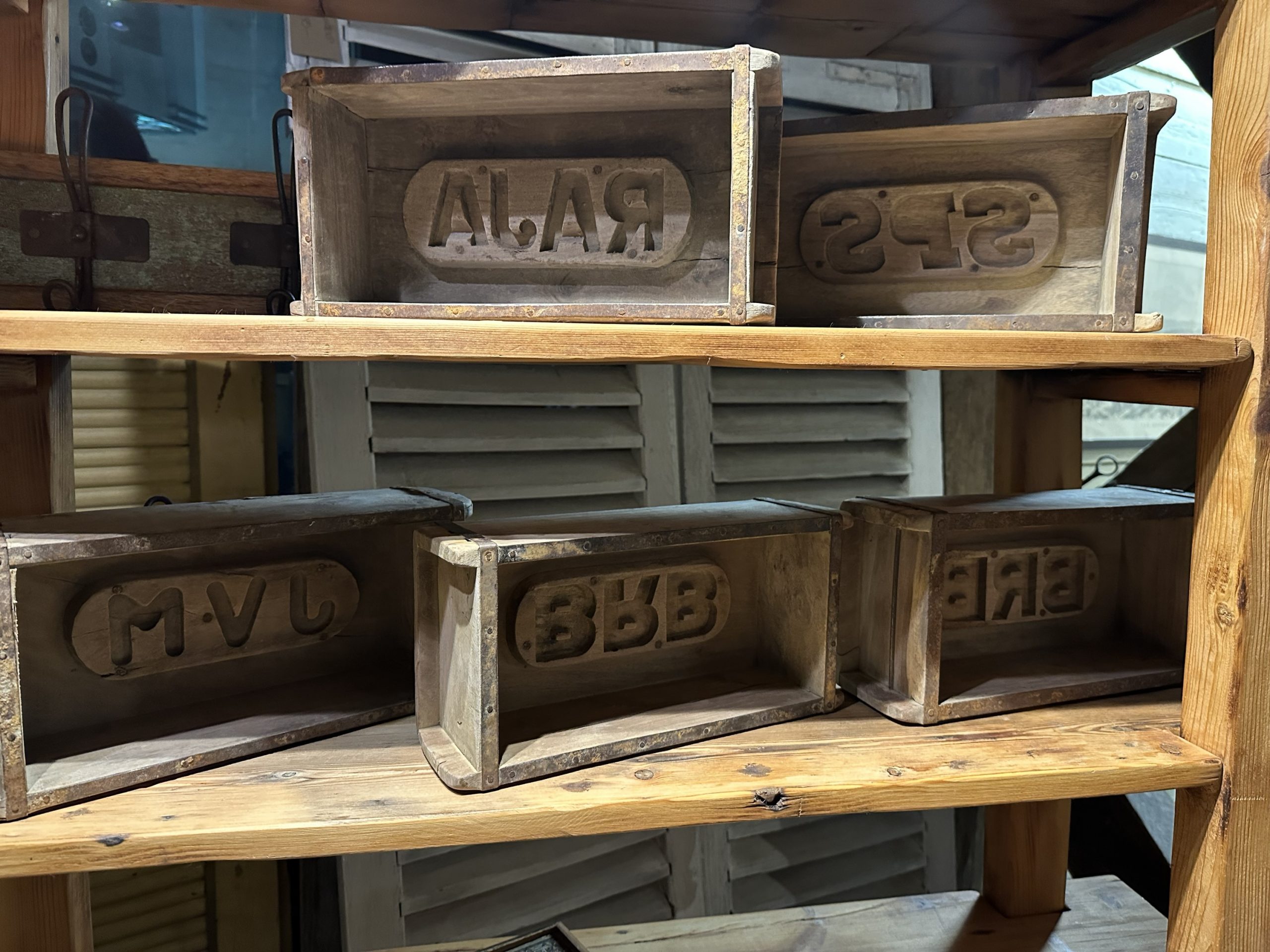 Brick moulds - Image 4