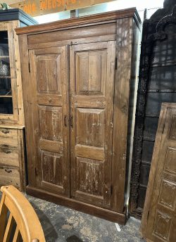 Jasmine wardrobe with shelves
